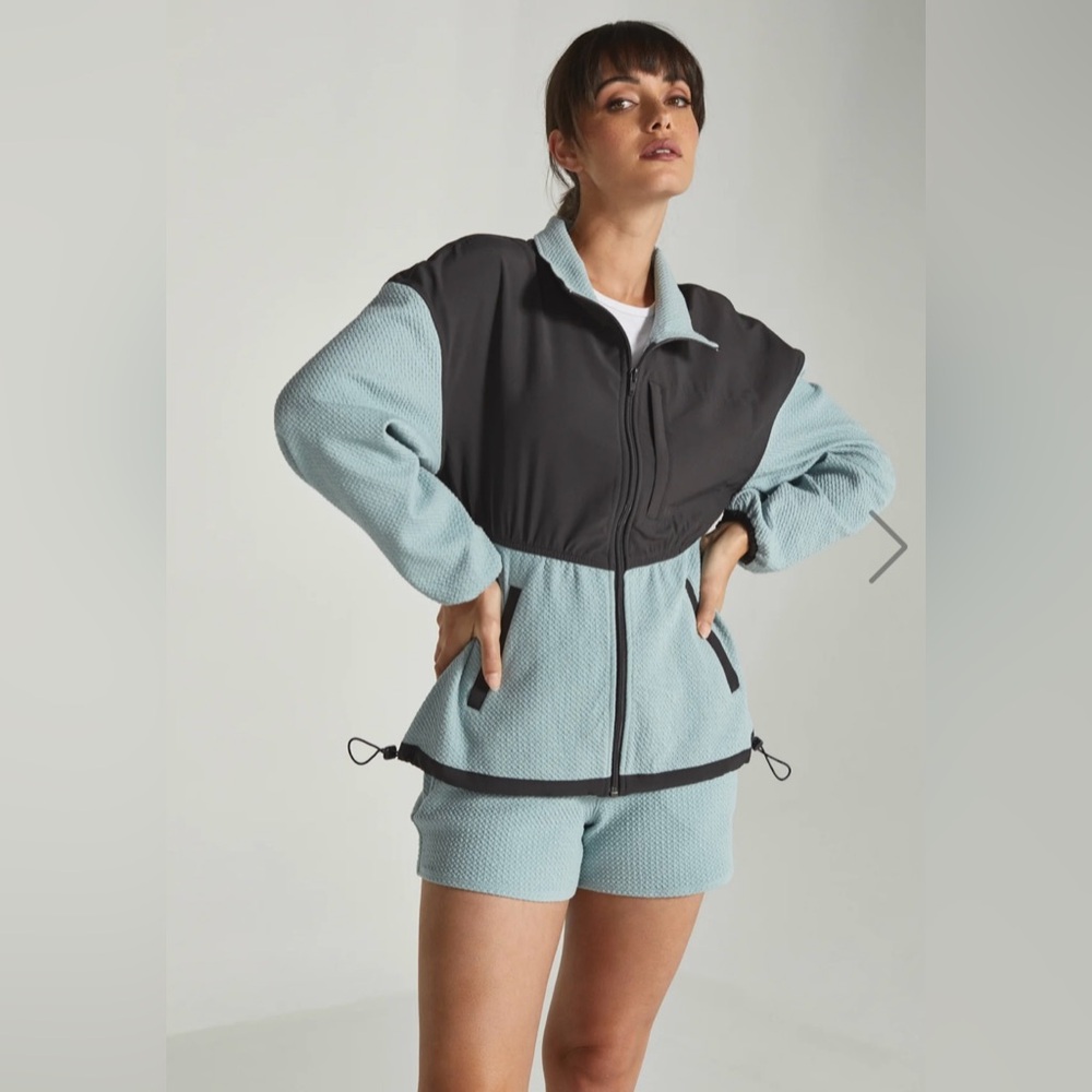 7 Diamonds Restoration Full Zip Jacket in Seafoam
Combo - Small NWT $148 - Picture 3 of 12